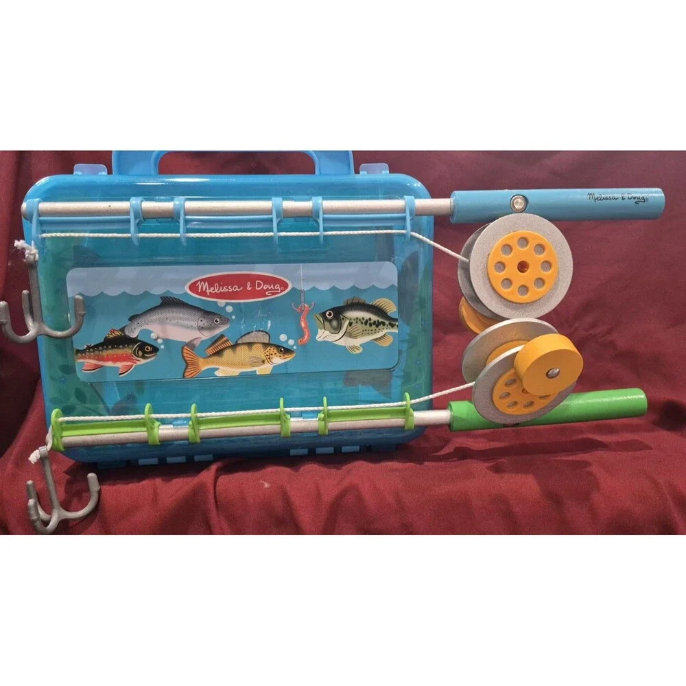 Melissa & Doug Kids Wooden Fishing Set 2 Poles 6 Fish 4 Bait Tackle Box Mat Net